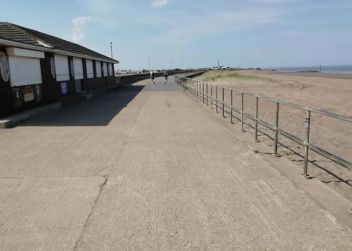 Beachside, Family-Friendly, Wifi, 8 Berth Caravan 133