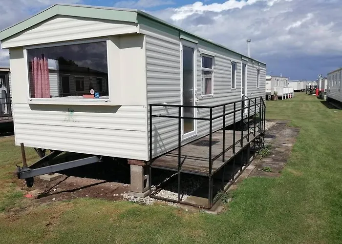 Beachside, Family-Friendly, Wifi, 8 Berth Caravan 133